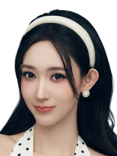祖丽米热 饰 严知