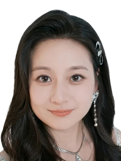 三岁 饰 胡洛伊