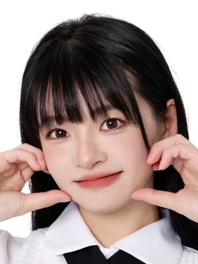 林津伊 饰 叶小影