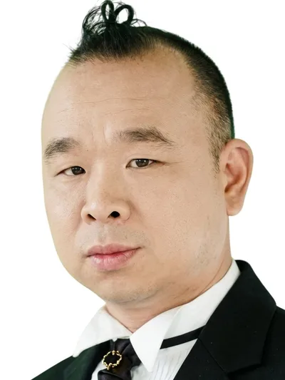 赖晓生 饰 亲王