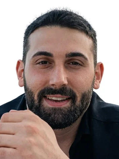 Bekir Baltacıoğlu 饰 Cenk