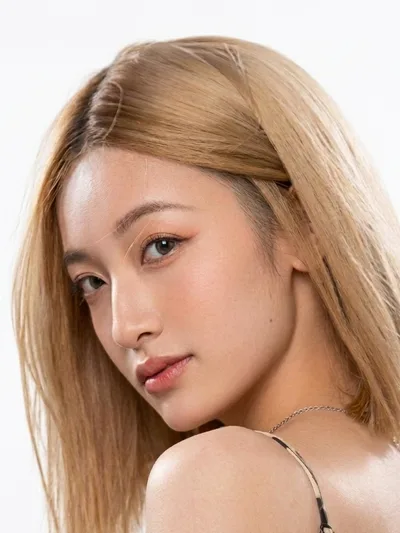 邵宝儿 饰 张瑶