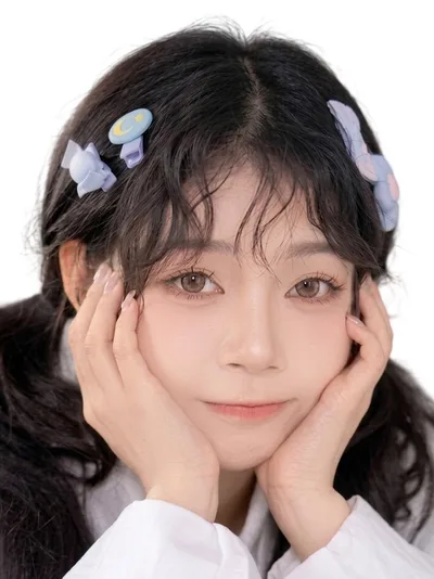 可爱 饰 吕萌新