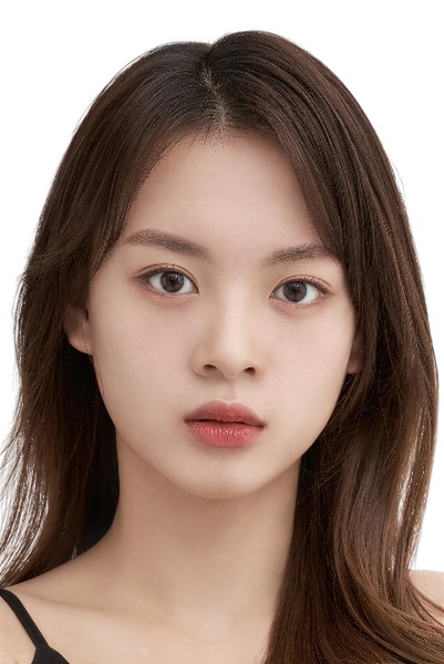 曾泳鑫 饰 Mary